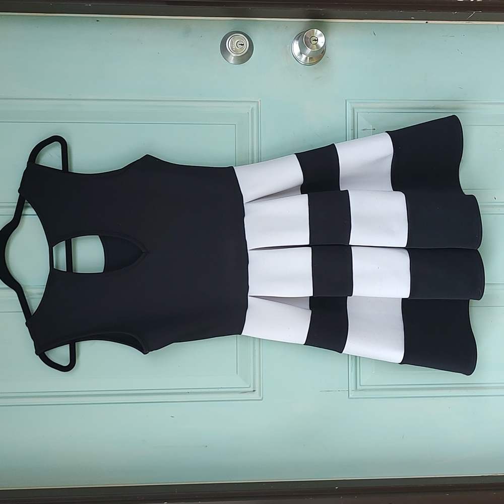 EUC flirty b&w dress🩷 - Picture 3 of 9